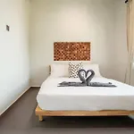 Afna Wood House Private Pool Islamic Homestay